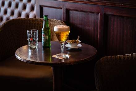 bar 
